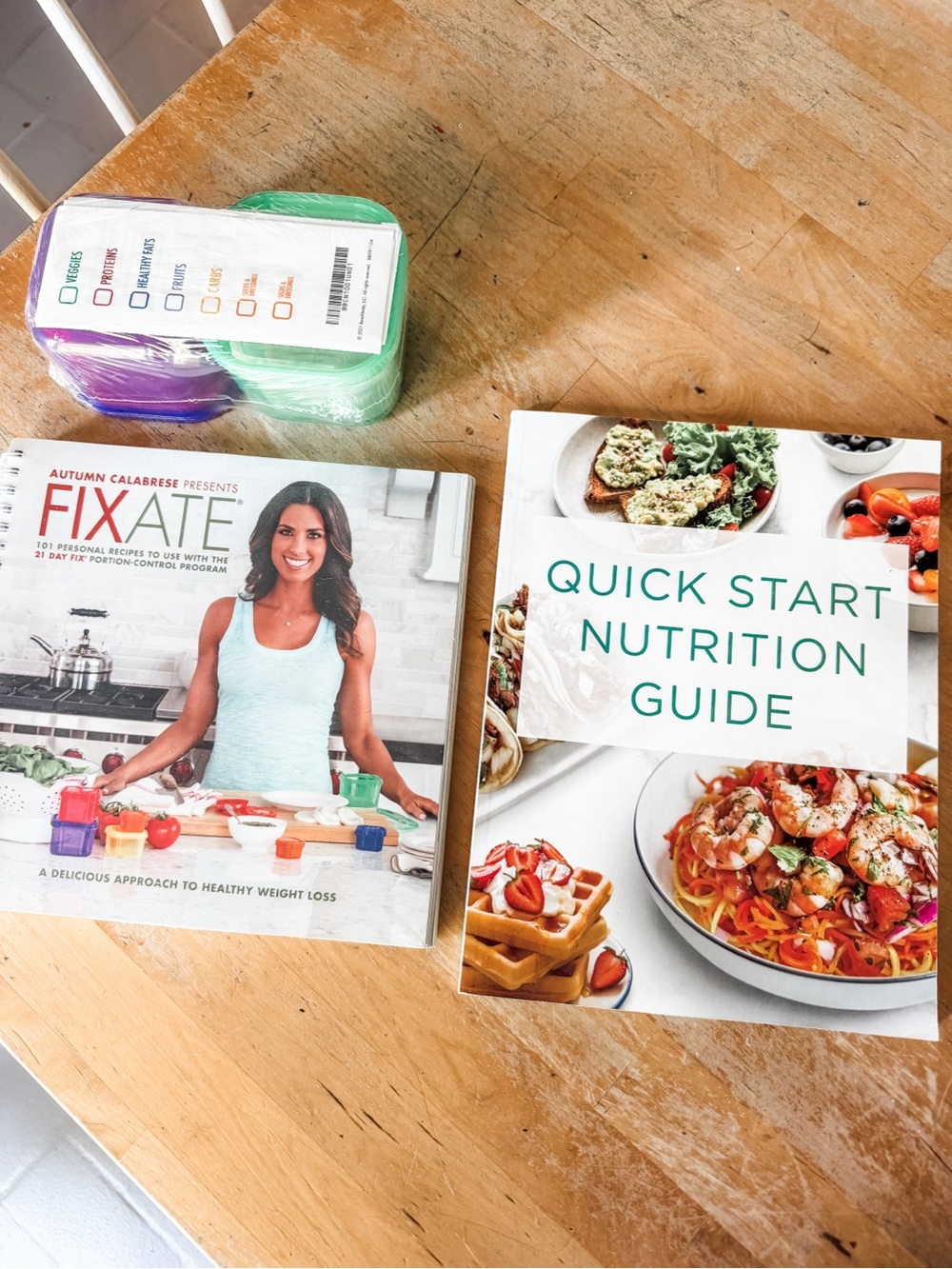 Beachbody Fixate Cookbook +
Containers